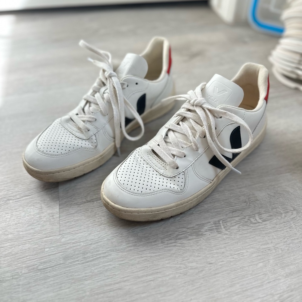 Veja V10 White Sneakers